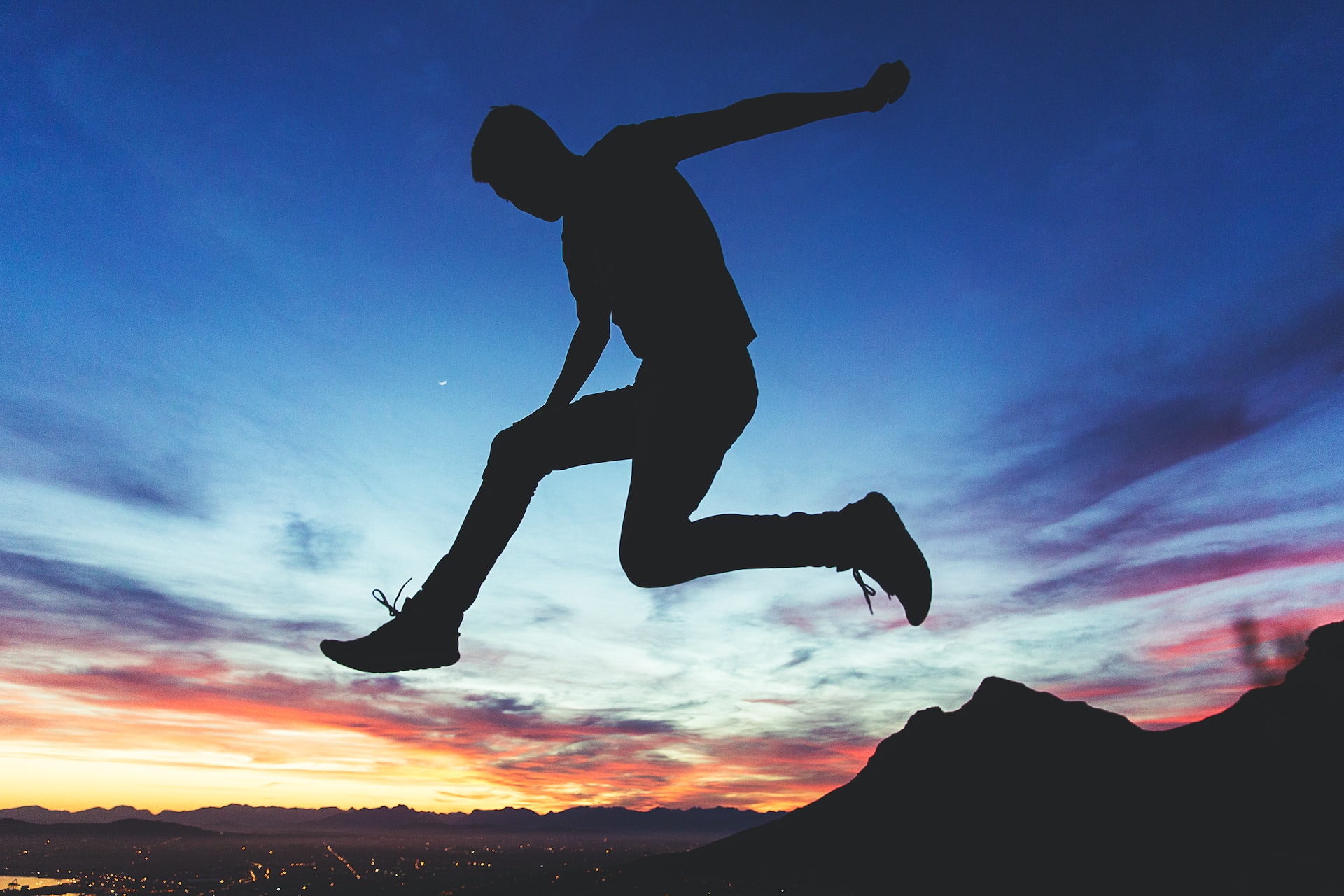 From Culture Shock to Career Advancement: Navigating the Challenges of Working Abroad