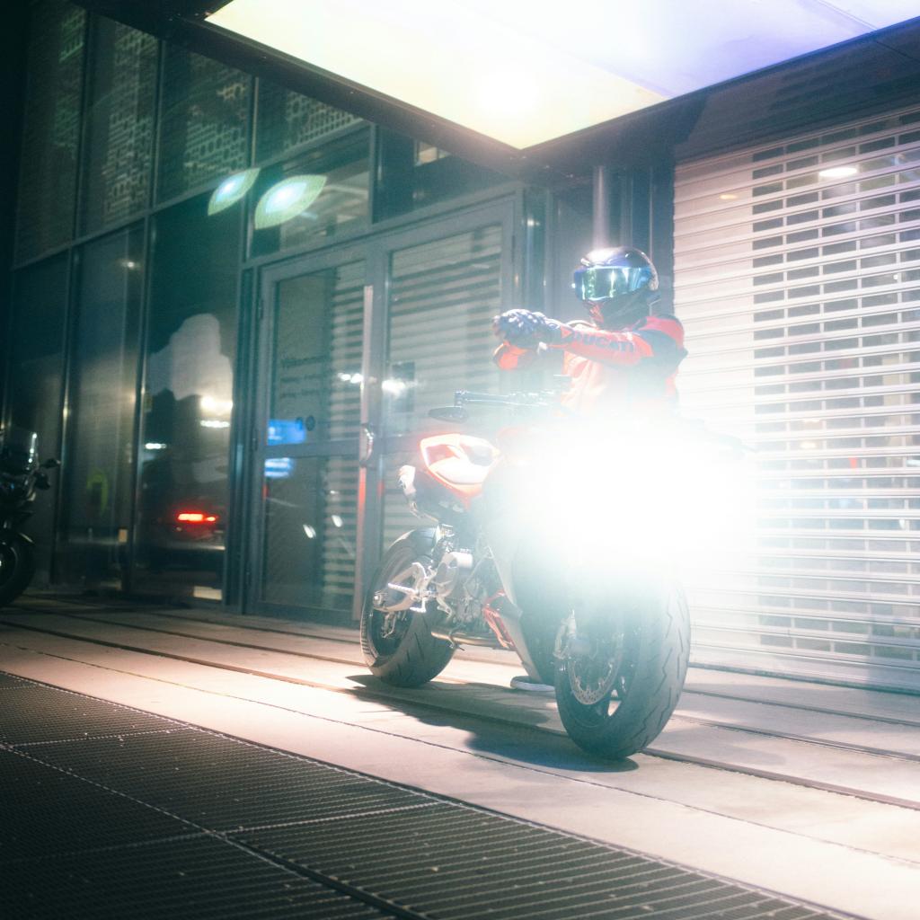 Auntie Li, Let’s Go: A Foreigner’s Heartfelt Leap into China’s Soul