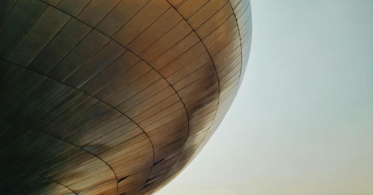Beyond the Facade: Unpacking the Dark Side of New York City's Thriving Expat Culture