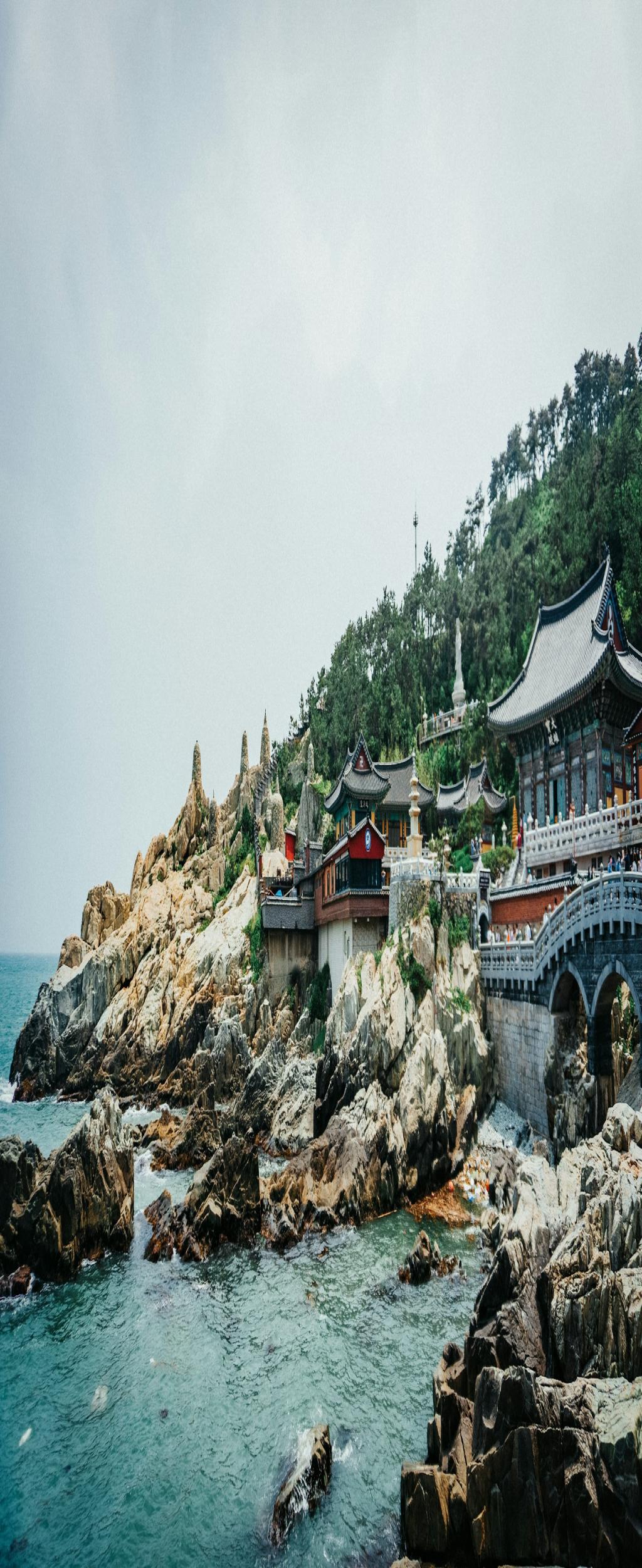 Tail of a Thousand Miles: My Dog’s Chaotic, Heart-Stopping Adventure Across China